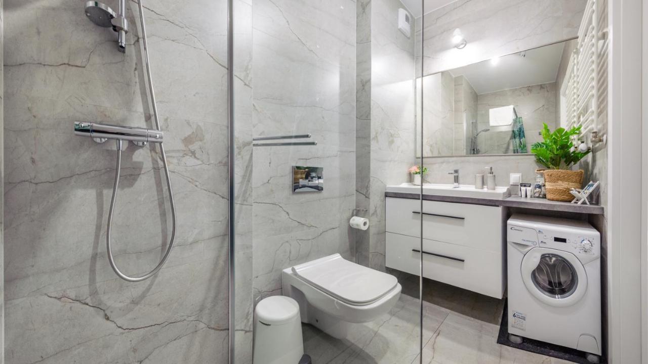 Apartament Blekitna Laguna Z Basenem - Ul Kasprowicza 20A - Holiday City Kołobrzeg Buitenkant foto