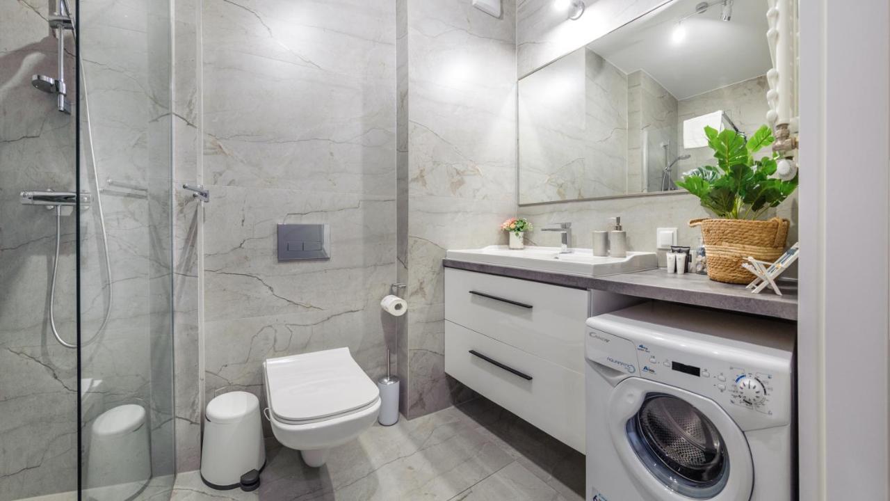 Apartament Blekitna Laguna Z Basenem - Ul Kasprowicza 20A - Holiday City Kołobrzeg Buitenkant foto